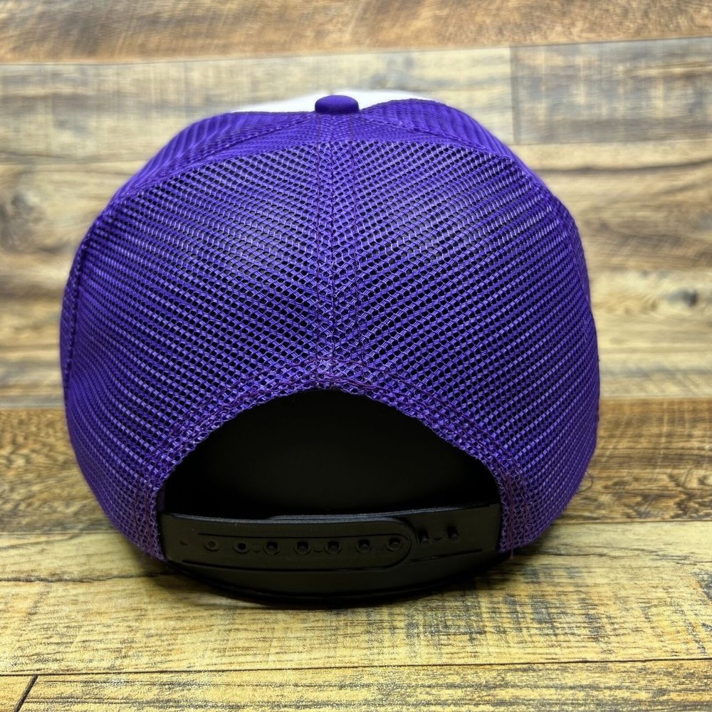 Wegmans Mens Trucker Hat Purple Snapback Grocery Store Retro Logo Baseball Cap - Picture 5 of 8